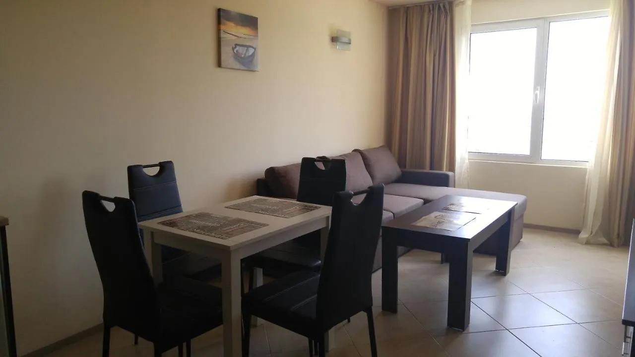 Europroperties Nikea Park غولدن ساندز