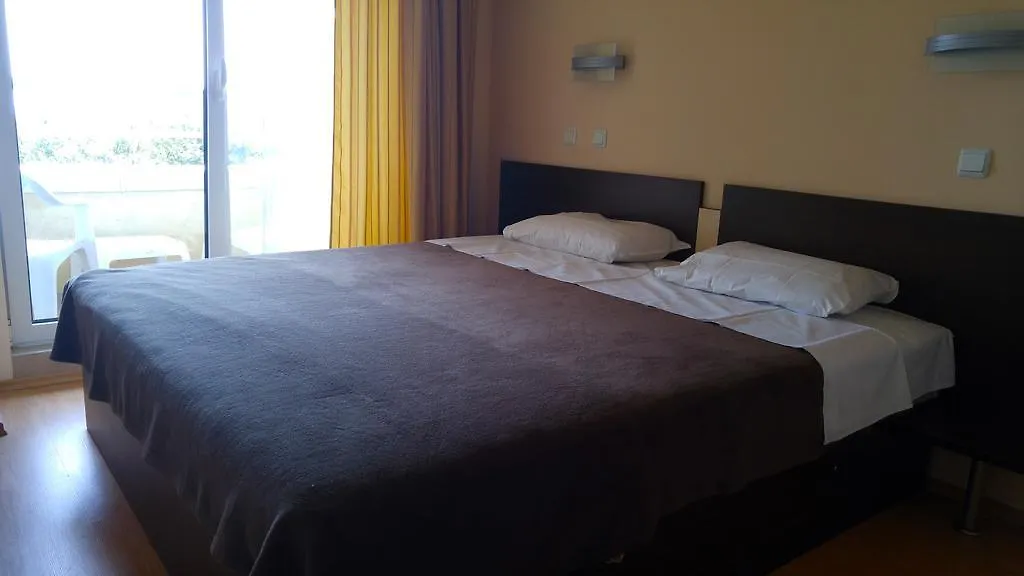 Europroperties Nikea Park غولدن ساندز